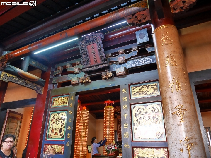 高雄 鳳山 鳳山龍山寺 — 精雕細琢的鳳山在地居民信仰中心