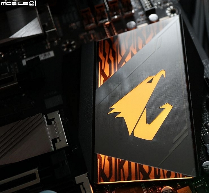 [開箱]  Z390 散熱用料強化中高階誠意之作 Z390 AORUS MASTER 大師超頻