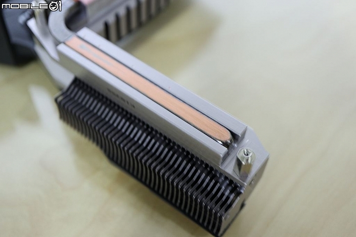 [開箱]  Z390 散熱用料強化中高階誠意之作 Z390 AORUS MASTER 大師超頻