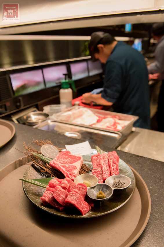 【高雄美食】全亞洲最美的燒肉店｜碳佐麻里時代園區｜近捷運站近百貨~碳佐麻里高雄時代店
