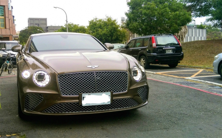 巧遇新款Continental GT
