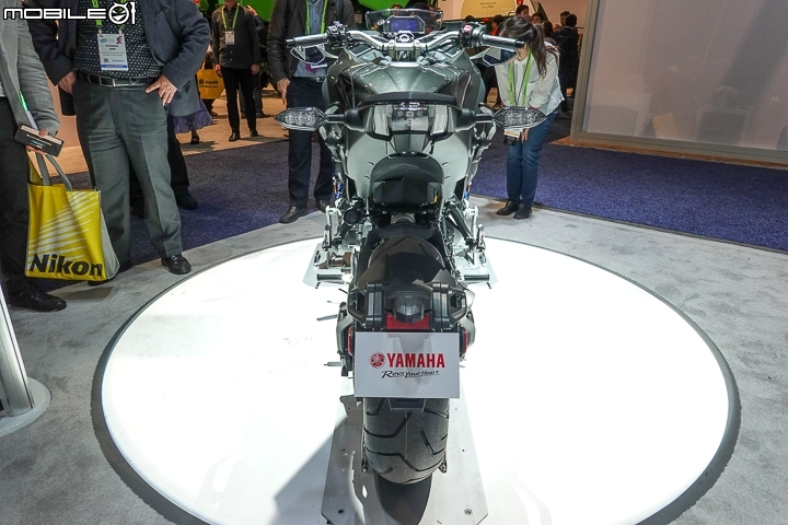 YAMAHA NIKEN 三輪巨獸現身 CES 展現堅強科技實力
