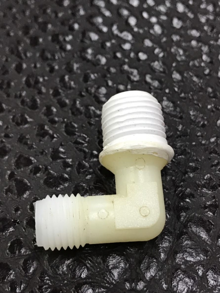 請問要如何看淨水器的接頭尺寸？