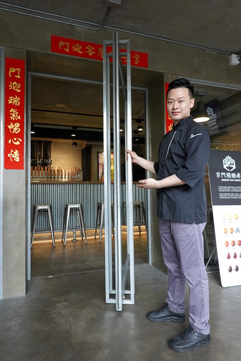 狂妄的國宴級牛肉麵！Michael前往掌門東豐店踢館Michael大廚！