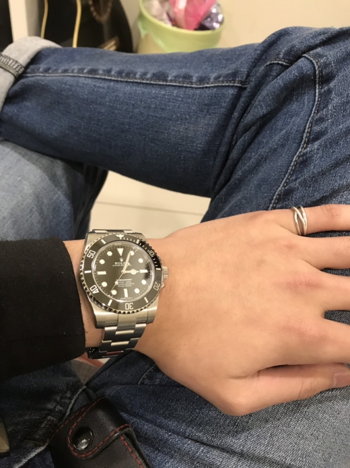 [開箱] Rolex勞力士黑水鬼114060開箱&更換皮錶帶