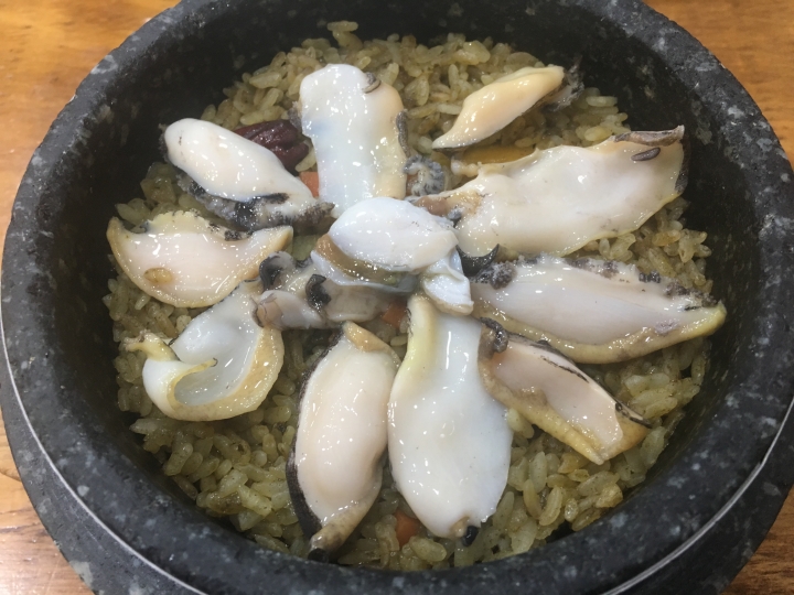 [食記] 明珍鮑魚(명진전복)，韓國濟州島超新鮮美味，鮑魚石鍋拌飯！