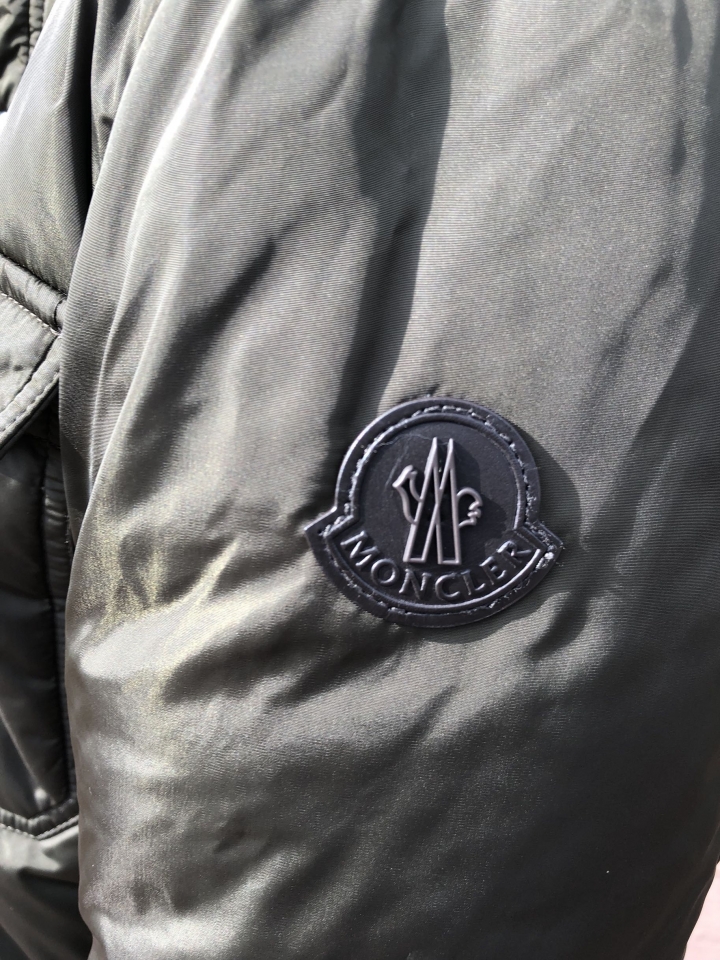 分享我在佛羅倫斯購買Moncler