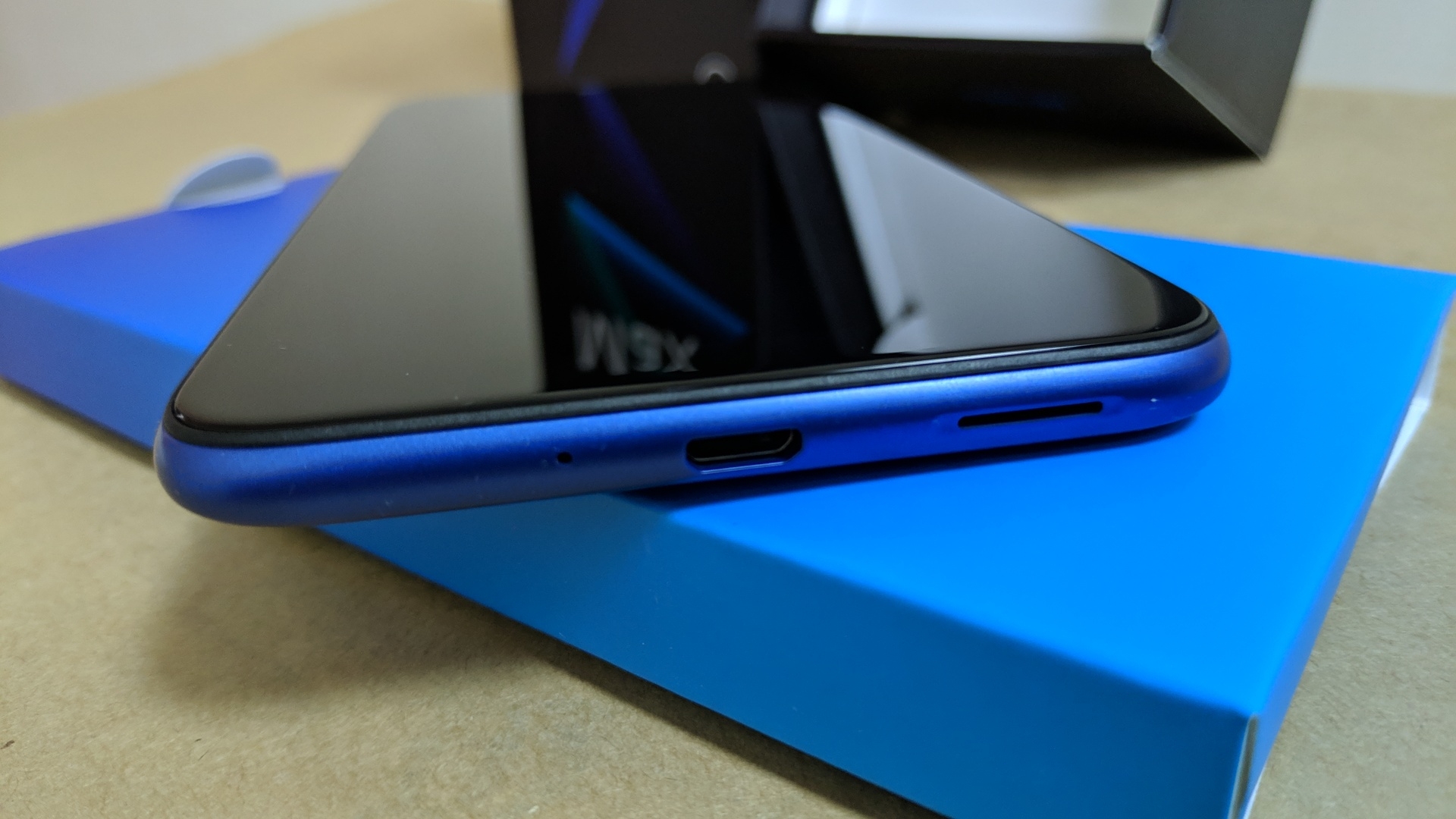 ZenFone Max M2 簡單開箱