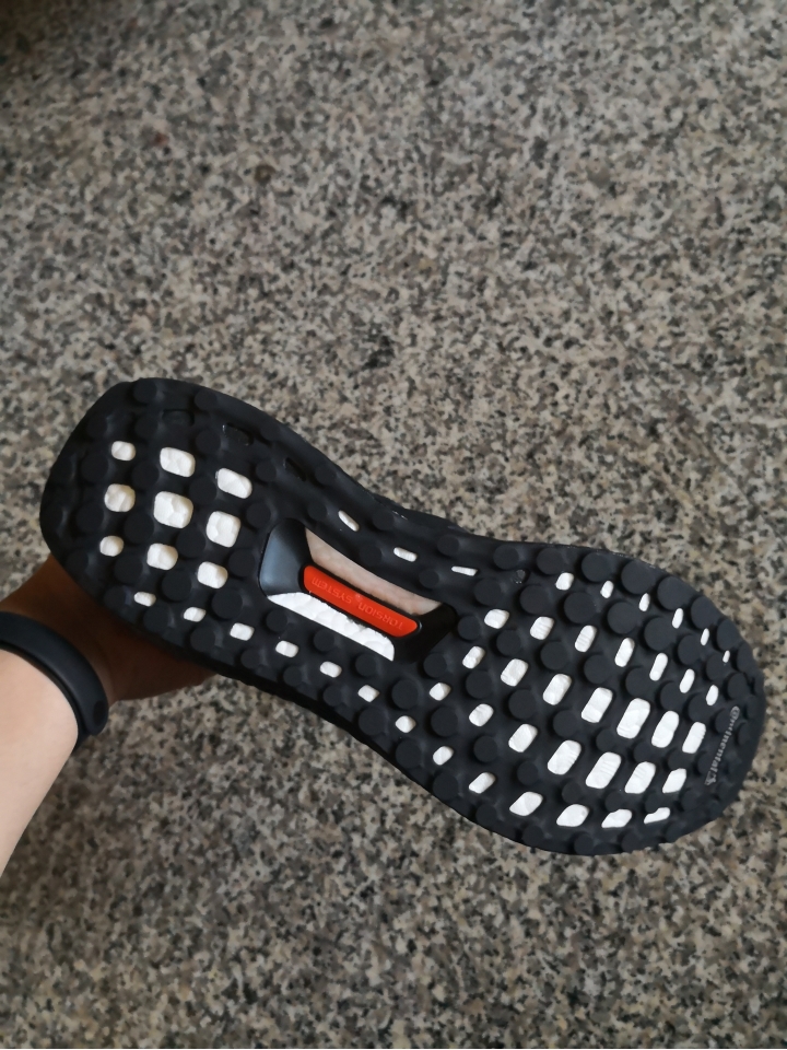Ultra boost真假鞋