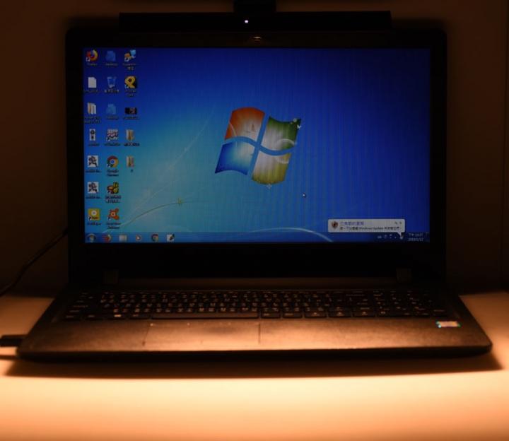 BenQ WiT ScreenBar Lite筆電智能掛燈開箱