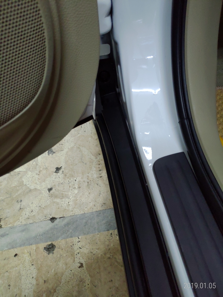 第三台車小白哥 TIIDA 4D 購入快滿月囉，發篇文章慶祝吧!