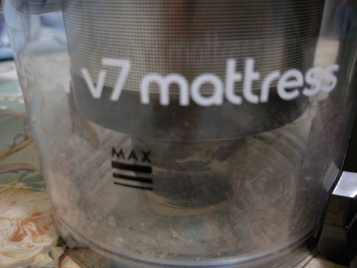 Dyson V7 Mattress清理過程一級棒-塵蟎散退-過敏不再愁