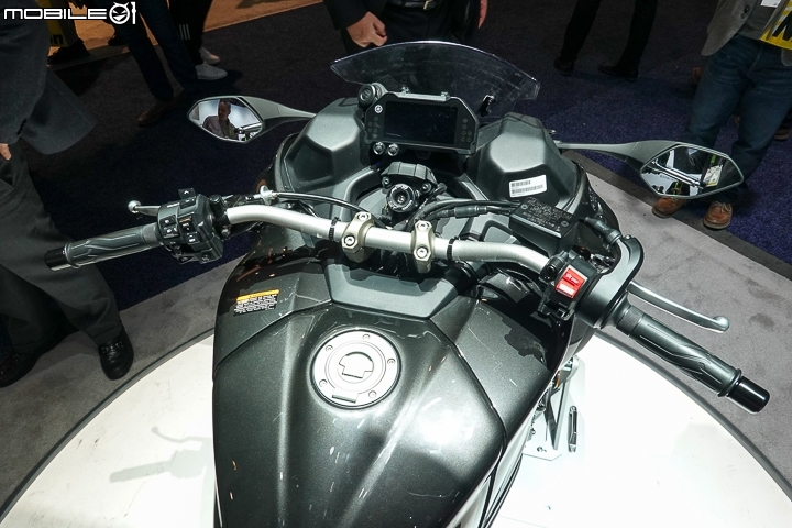 YAMAHA NIKEN 三輪巨獸現身 CES 展現堅強科技實力