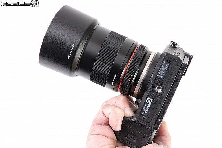 Samyang 85mm f/1.8 ED UMC CS 手動鏡評測｜輕巧與解像力兼備 同時支援 APS-C 與 M4/3 接環！