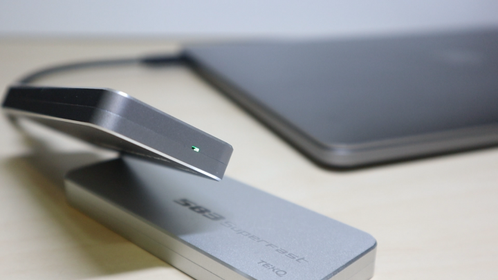 21 分鐘 SSD 連續讀寫狂操不掉速！ TEKQ 583 Superfast