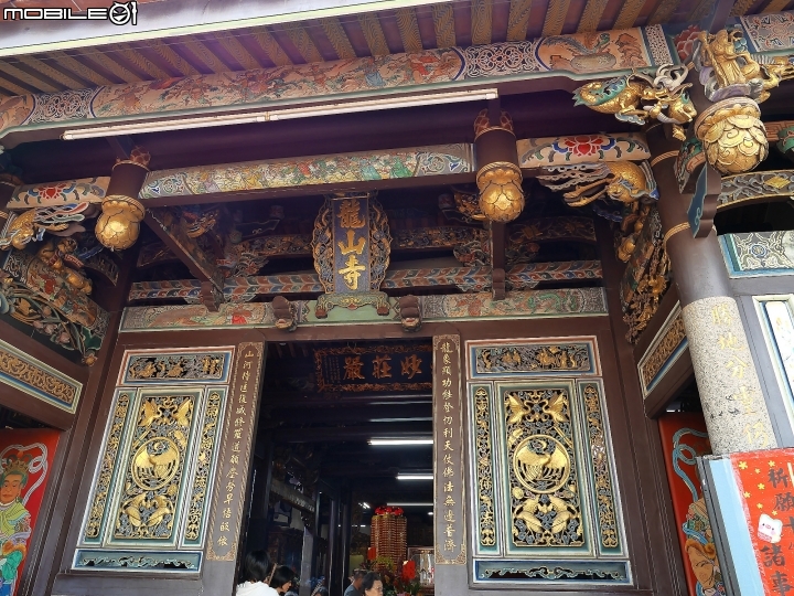 高雄 鳳山 鳳山龍山寺 — 精雕細琢的鳳山在地居民信仰中心