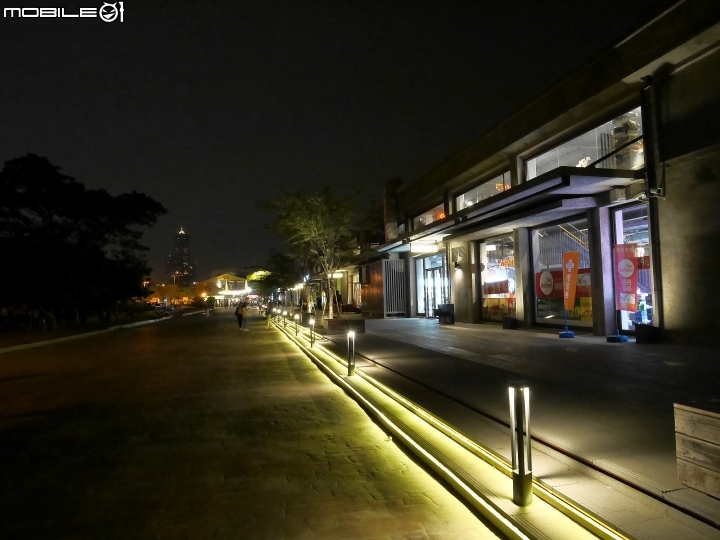 高雄市 鼓山區 棧貳庫 – 坐擁港景第一排,只惜夕陽已西下