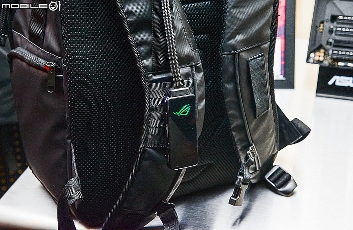 華碩推出ROG Ranger BP3703電競背包 RGB背光信仰十足