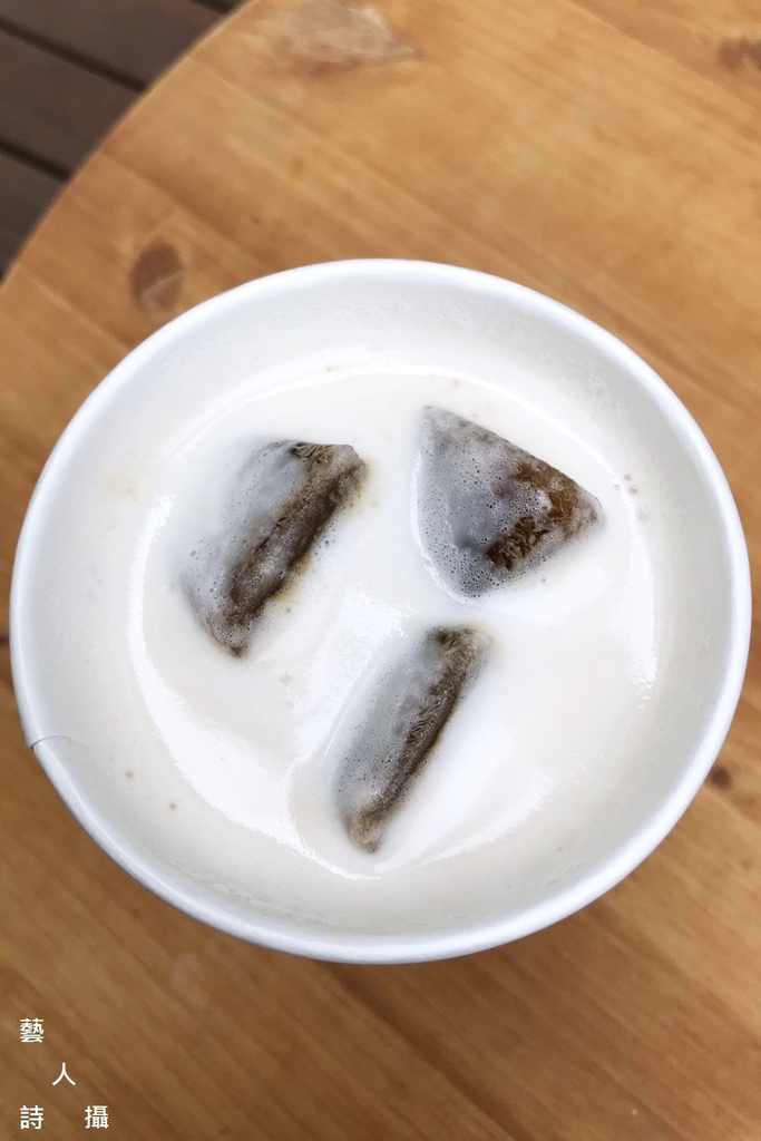 台中大坑《D.M Cafe手沖咖啡·現磨鮮萃茶.大坑店》