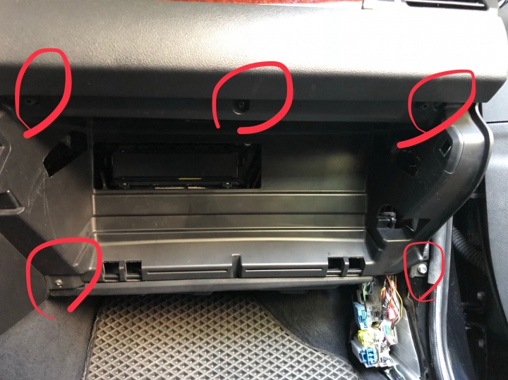 Camry 2.5E O3 臭氧負離子清淨機自行更換經驗分享