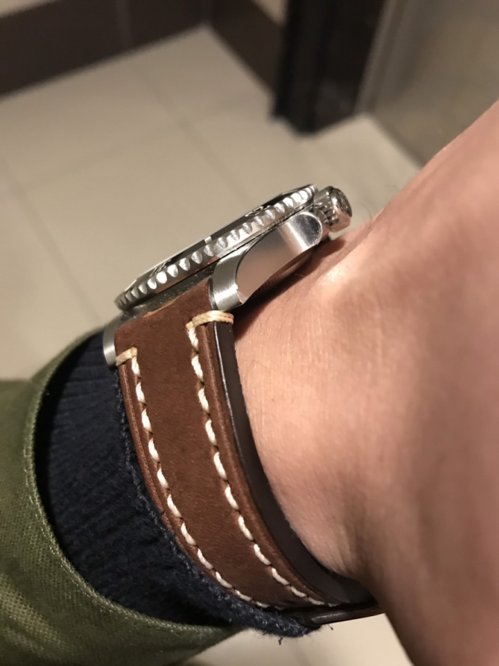 [開箱] Rolex勞力士黑水鬼114060開箱&更換皮錶帶