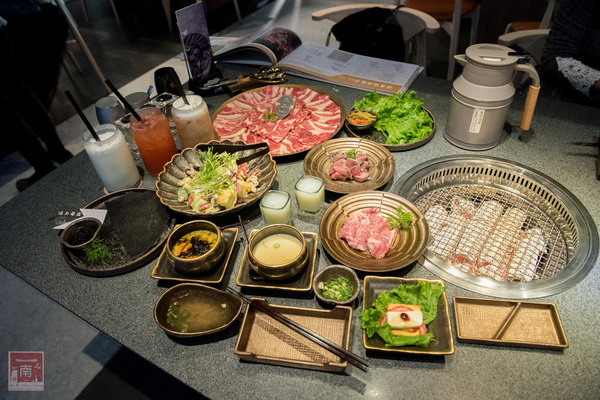 【高雄美食】全亞洲最美的燒肉店｜碳佐麻里時代園區｜近捷運站近百貨~碳佐麻里高雄時代店