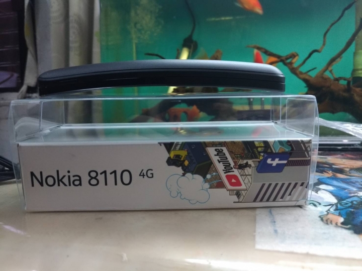 (圖多慎入)較另類的手機消費經驗分享  NOKIA 8110 香蕉復刻!!!