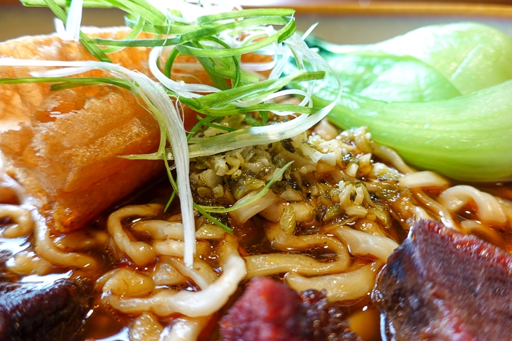 狂妄的國宴級牛肉麵！Michael前往掌門東豐店踢館Michael大廚！