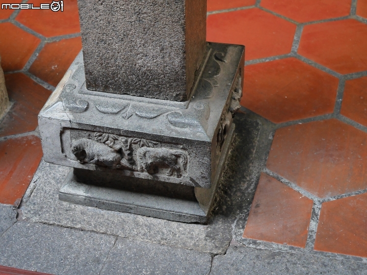 高雄 鳳山 鳳山龍山寺 — 精雕細琢的鳳山在地居民信仰中心
