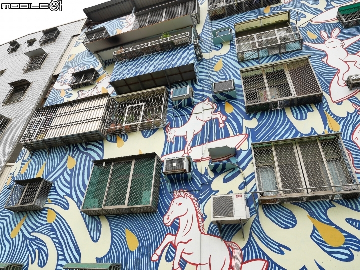 高雄市 鹽埕區 駁二藝術特區 大勇/蓬萊倉庫 — 多了輕軌,充滿文創氣息的海濱園區