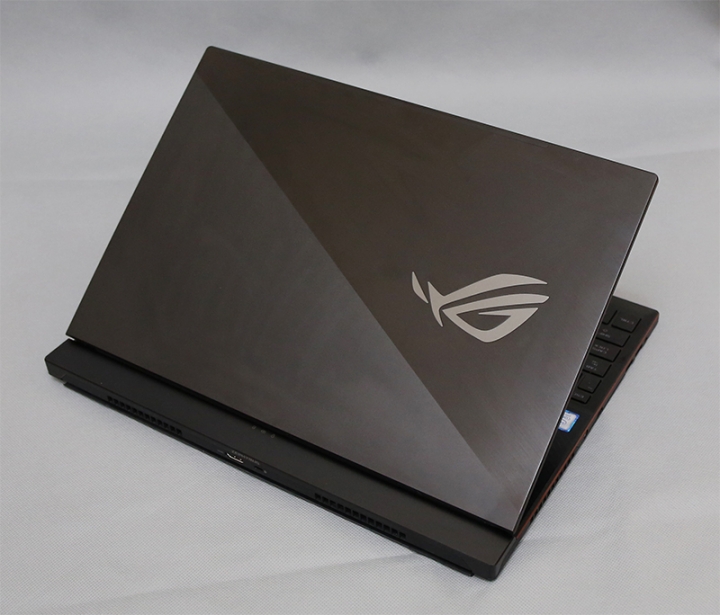 ROG Zephyrus S GX531 – 捏一把衝西風之神S！