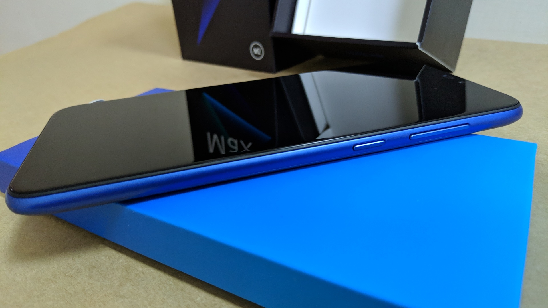 ZenFone Max M2 簡單開箱