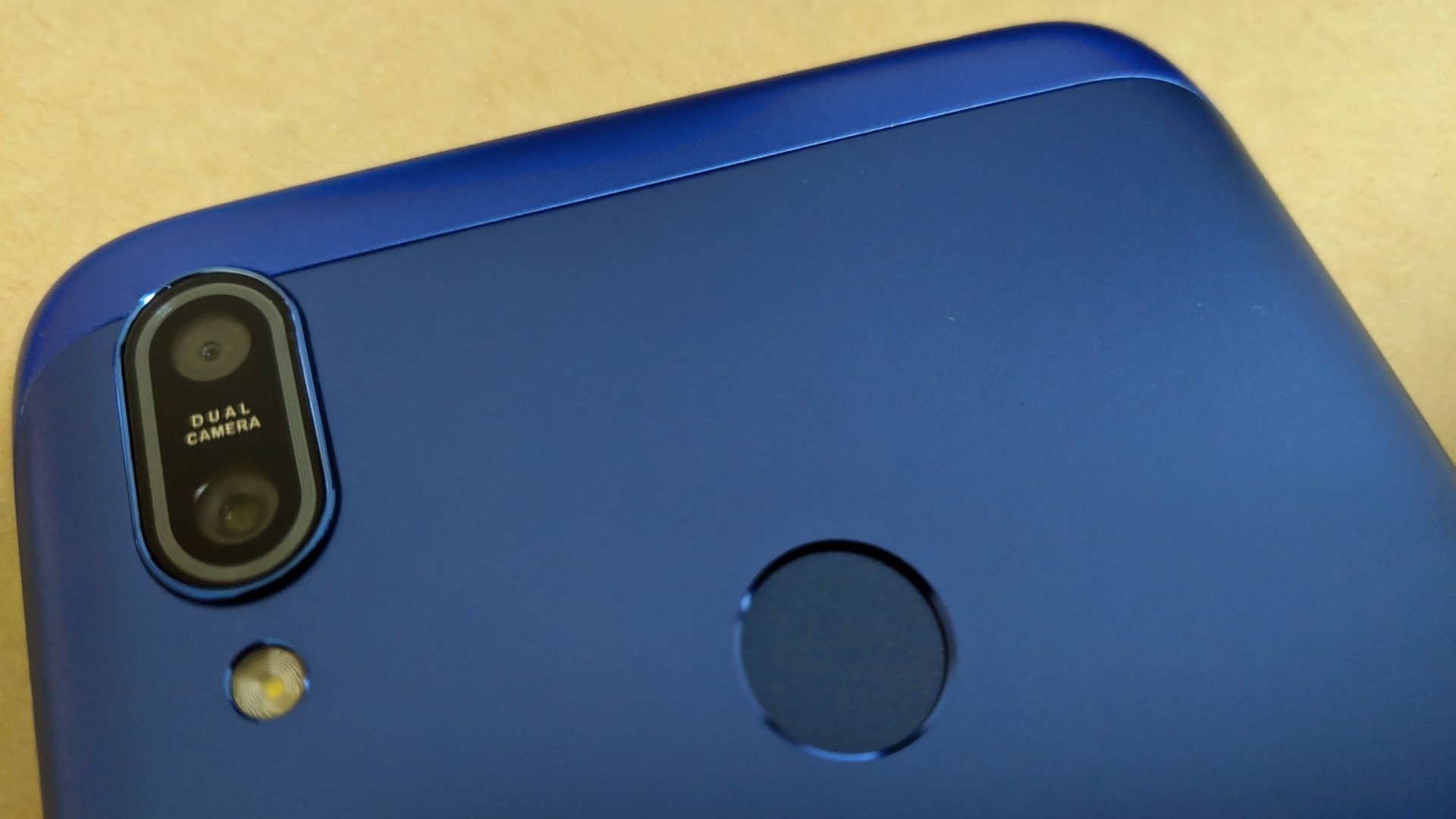 ZenFone Max M2 簡單開箱