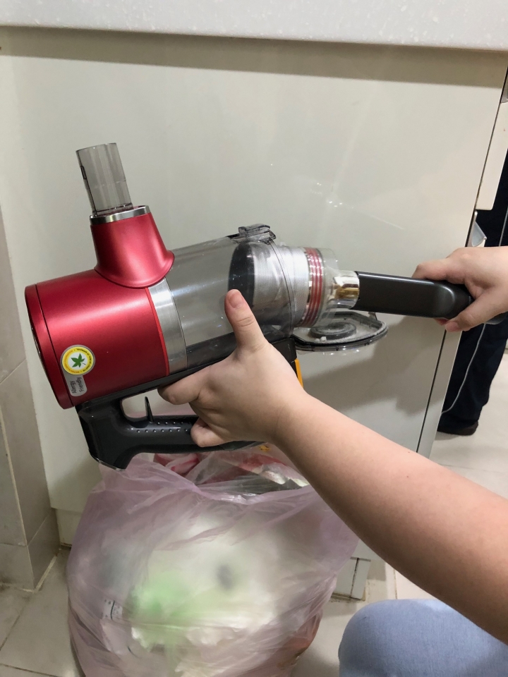 LG A9+ 快清式無線吸塵器不錯用耶！