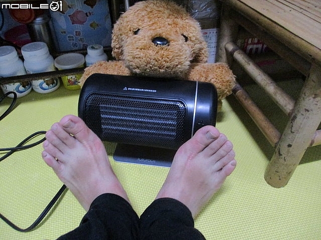 (開箱)小巧玲瓏電暖器推薦*[Futurous品感覺]二合一迷你陶瓷電暖器,讓寒冬遠離身。