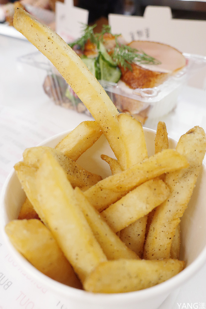 【信義區】BURGER OUT，美式炸雞漢堡大口吃