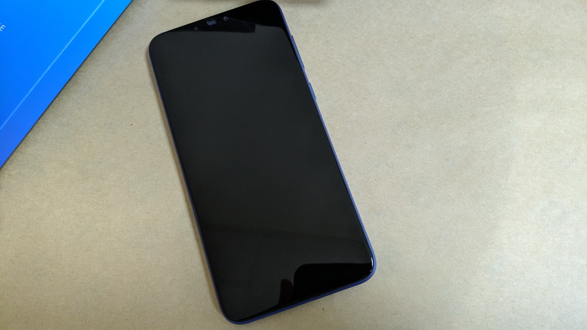 ZenFone Max M2 簡單開箱