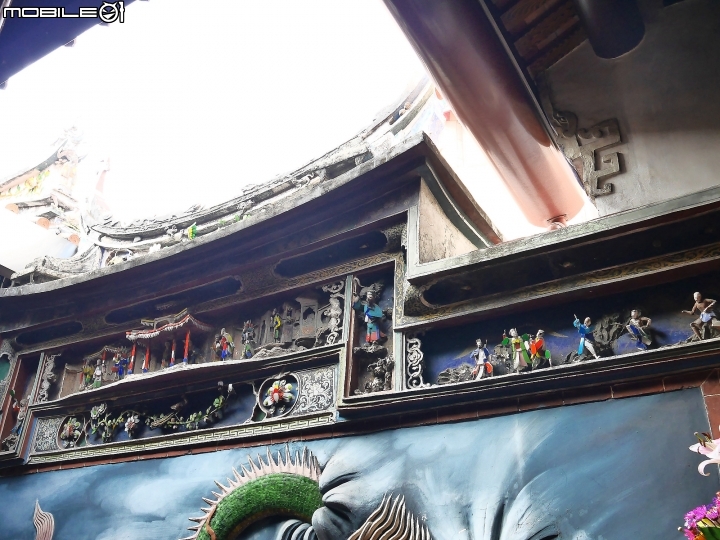 高雄 鳳山 鳳山龍山寺 — 精雕細琢的鳳山在地居民信仰中心