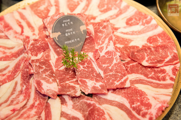 【高雄美食】全亞洲最美的燒肉店｜碳佐麻里時代園區｜近捷運站近百貨~碳佐麻里高雄時代店