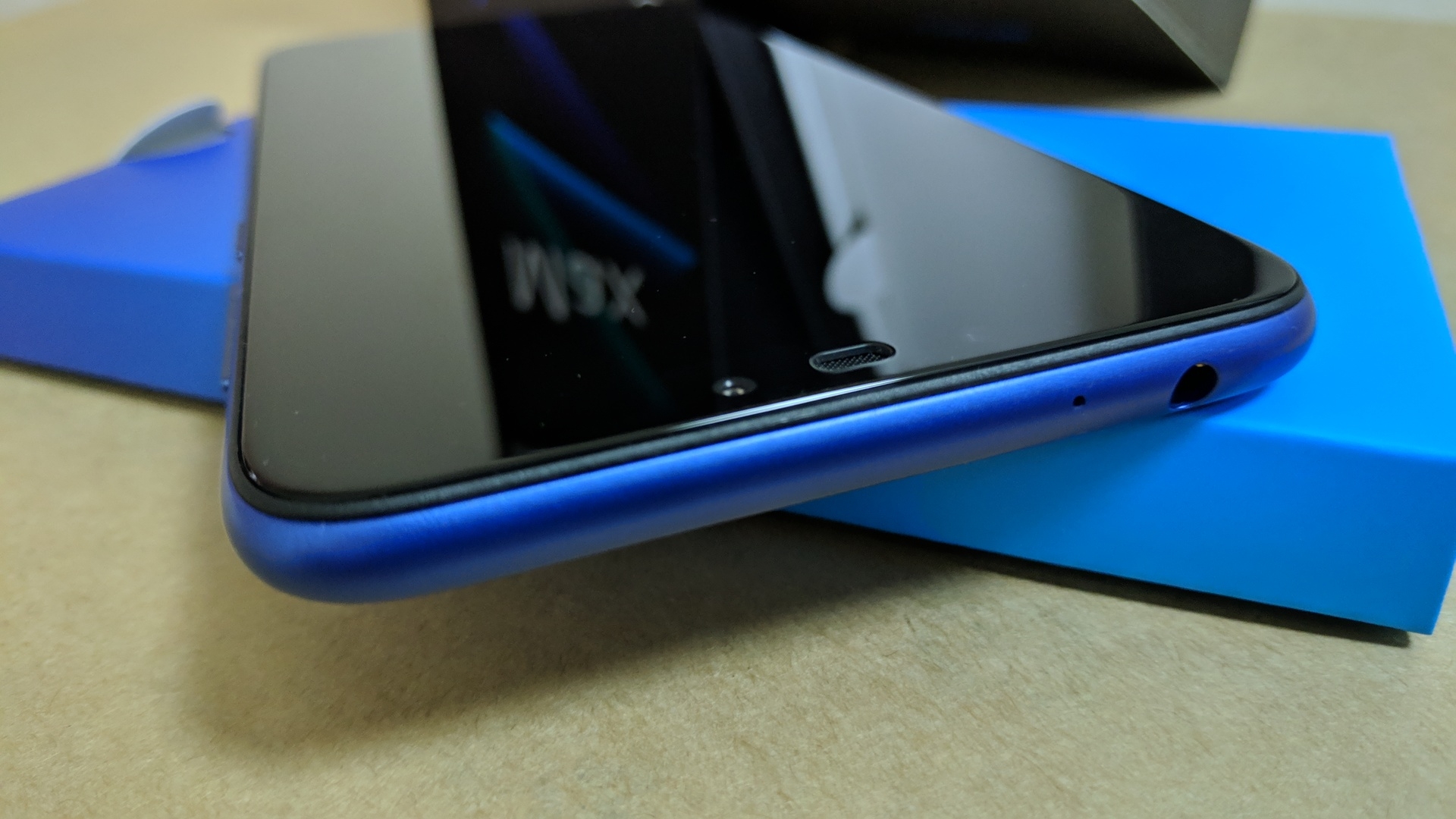 ZenFone Max M2 簡單開箱