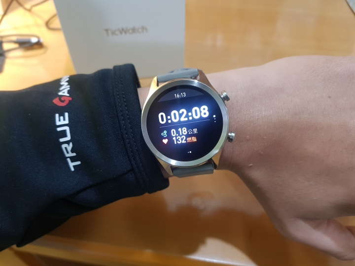 【小宅開箱】【閒聊】出門問問 TicWatch C2 質感美型，內在智慧，襯托男女性之美(豐富產品圖)