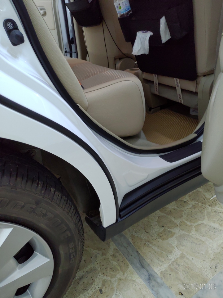第三台車小白哥 TIIDA 4D 購入快滿月囉，發篇文章慶祝吧!