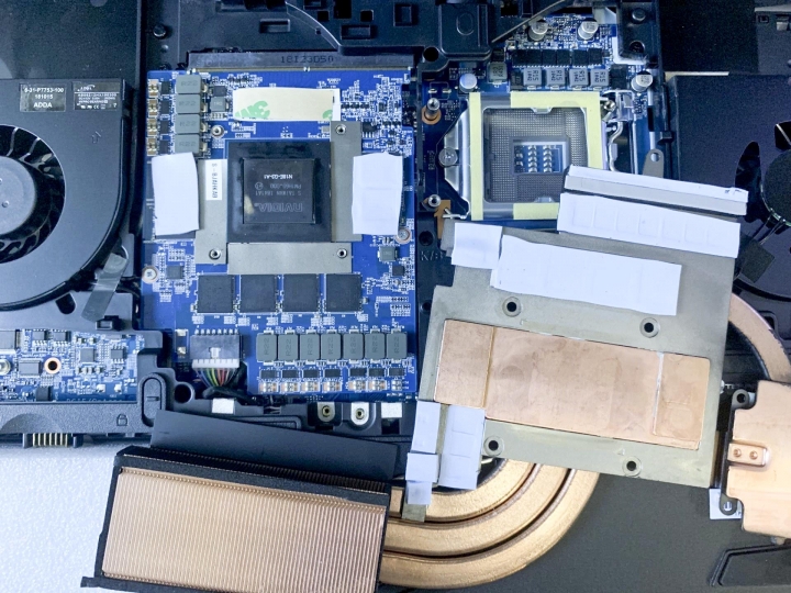 藍天的RTX2080 MXM跟10系列的卡是一樣的 有可能可以升級
