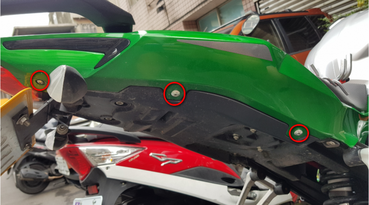 Benelli 302R 兩個月心得 + 一年租車心得