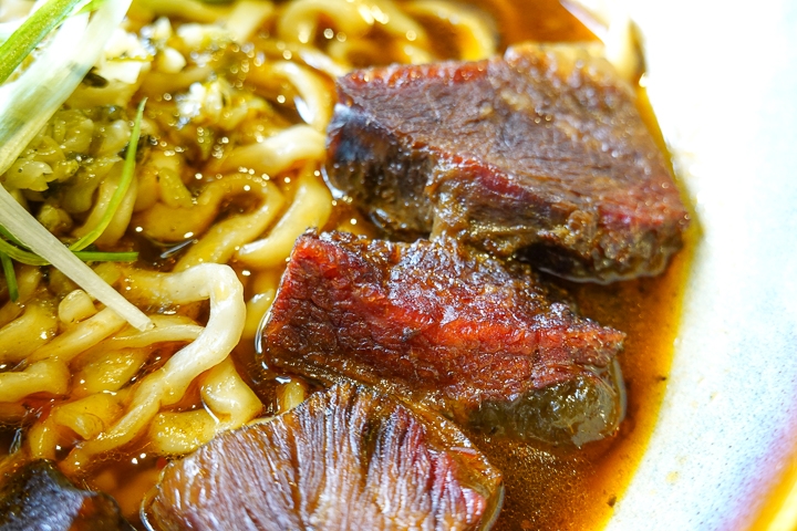 狂妄的國宴級牛肉麵！Michael前往掌門東豐店踢館Michael大廚！