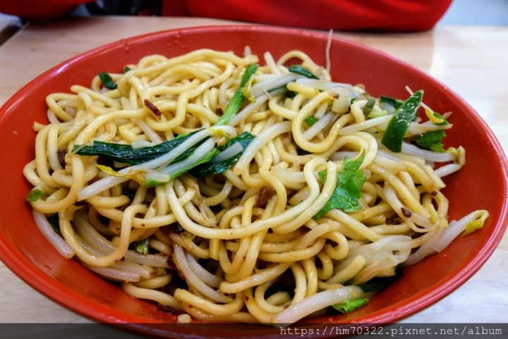 『新竹食記』- 竹東鎮長春路二段.【牽漿店-竹東本店】/ google評價4.0 / 新竹竹東70年老店 / 竹東魚酥魷魚羹 / 滷肉飯