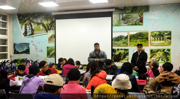 【基隆】七堵瑪陵休閒農業園區遊客中心│繽紛牆面，隧道通道，農村好物