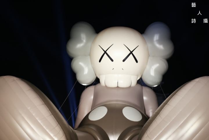 2019中正紀念堂很XX《 KAWS:HOLIDAY.Taipei 》
