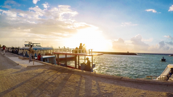 馬爾地夫居民島當地生活與絕美夕陽！5分鐘帶你環島居民島Maafushi (下集)｜馬爾地夫 EP 9｜居民島｜旅行，路上。