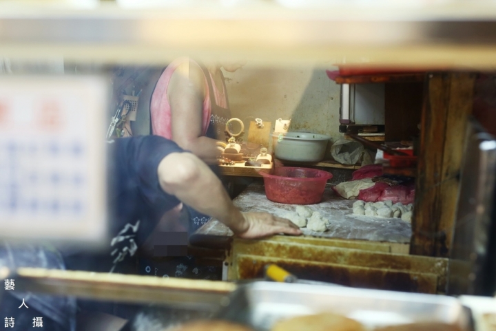 東門市場飄香數十載.爆漿餡餅《利隆餅店》